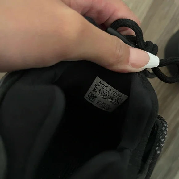 Adidas yeezy 700 - Picture 5 of 5